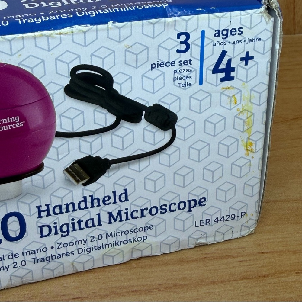 Learning Resources Zoomy 2.0 Handheld Digital Microscope - Picture 8 of 8